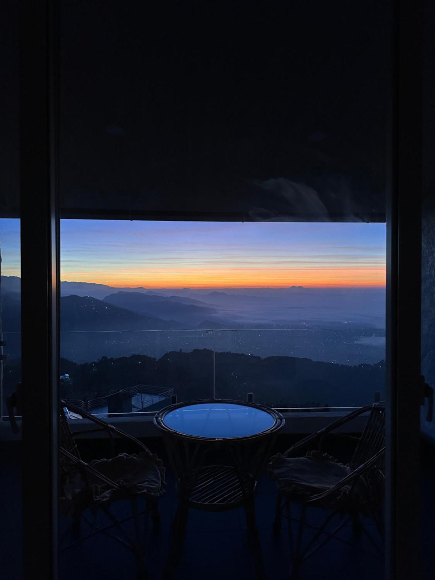 Superview Lodge, Best Himalayan Sunrise In Sarangkot Pokhara Exterior photo