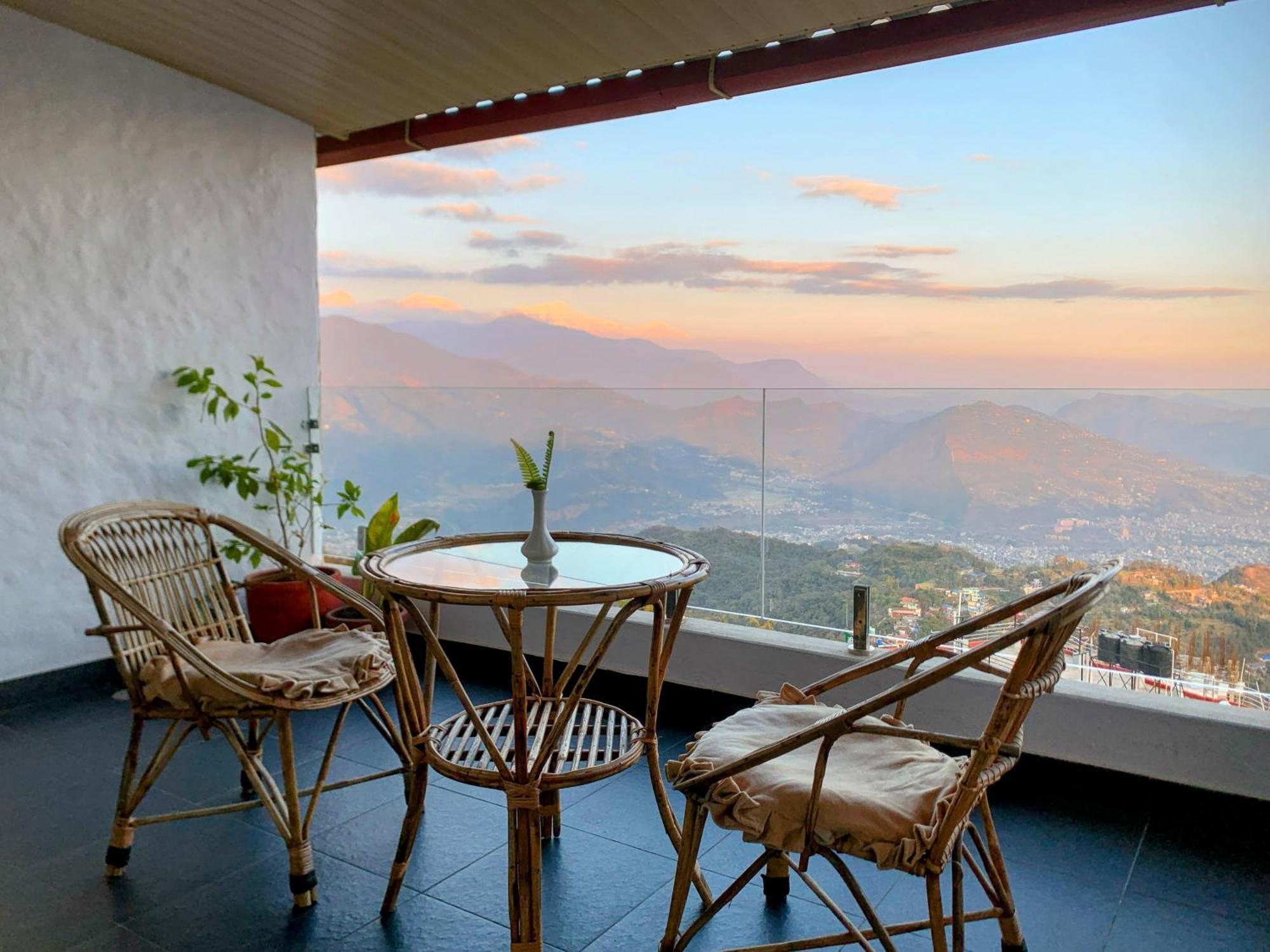 Superview Lodge, Best Himalayan Sunrise In Sarangkot Pokhara Exterior photo