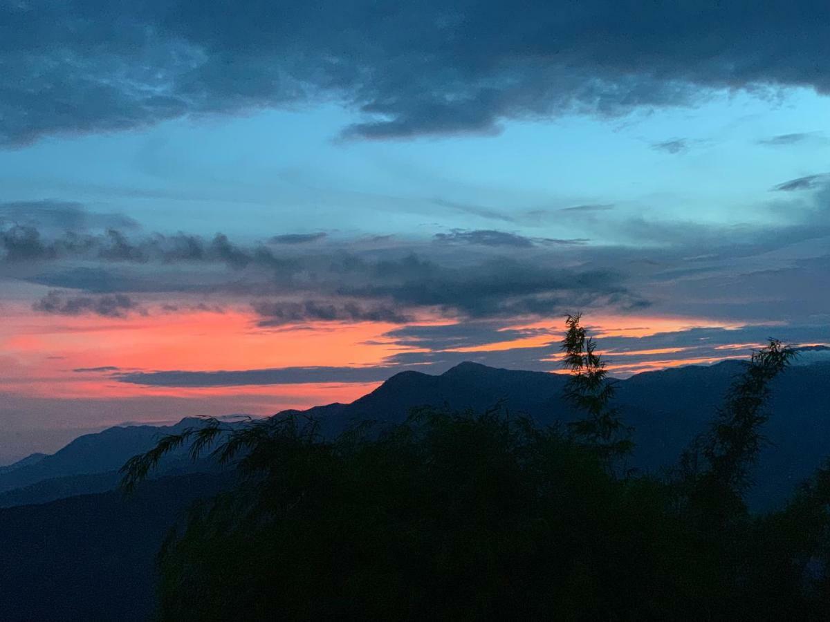 Superview Lodge, Best Himalayan Sunrise In Sarangkot Pokhara Exterior photo